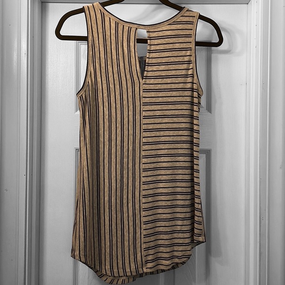 CAbi Ticker Tee - Picture 6 of 6